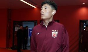 开云app-东体：武磊现在膝盖显示仍有碎骨，比赛前要吃止痛药